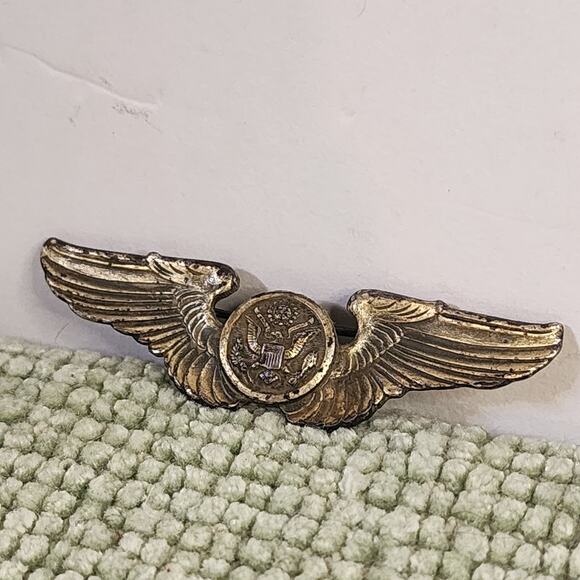 WWII Sterling US Air Corps Sweetheart Pilot Wings Pin Great Seal USAF Vintage - Picture 2 of 5